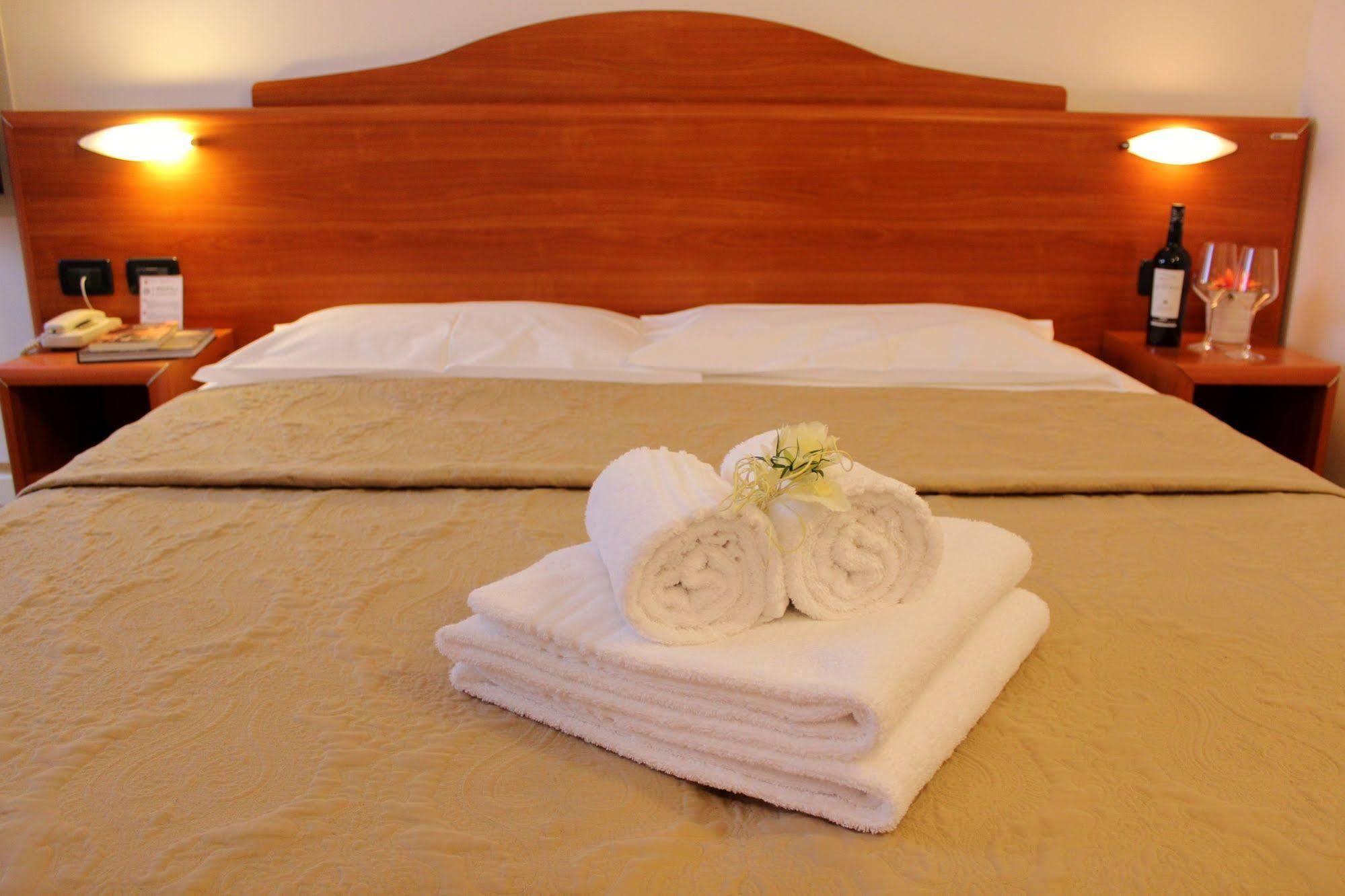 Hotel Miramonti Enoteca Pove del Grappa Екстер'єр фото