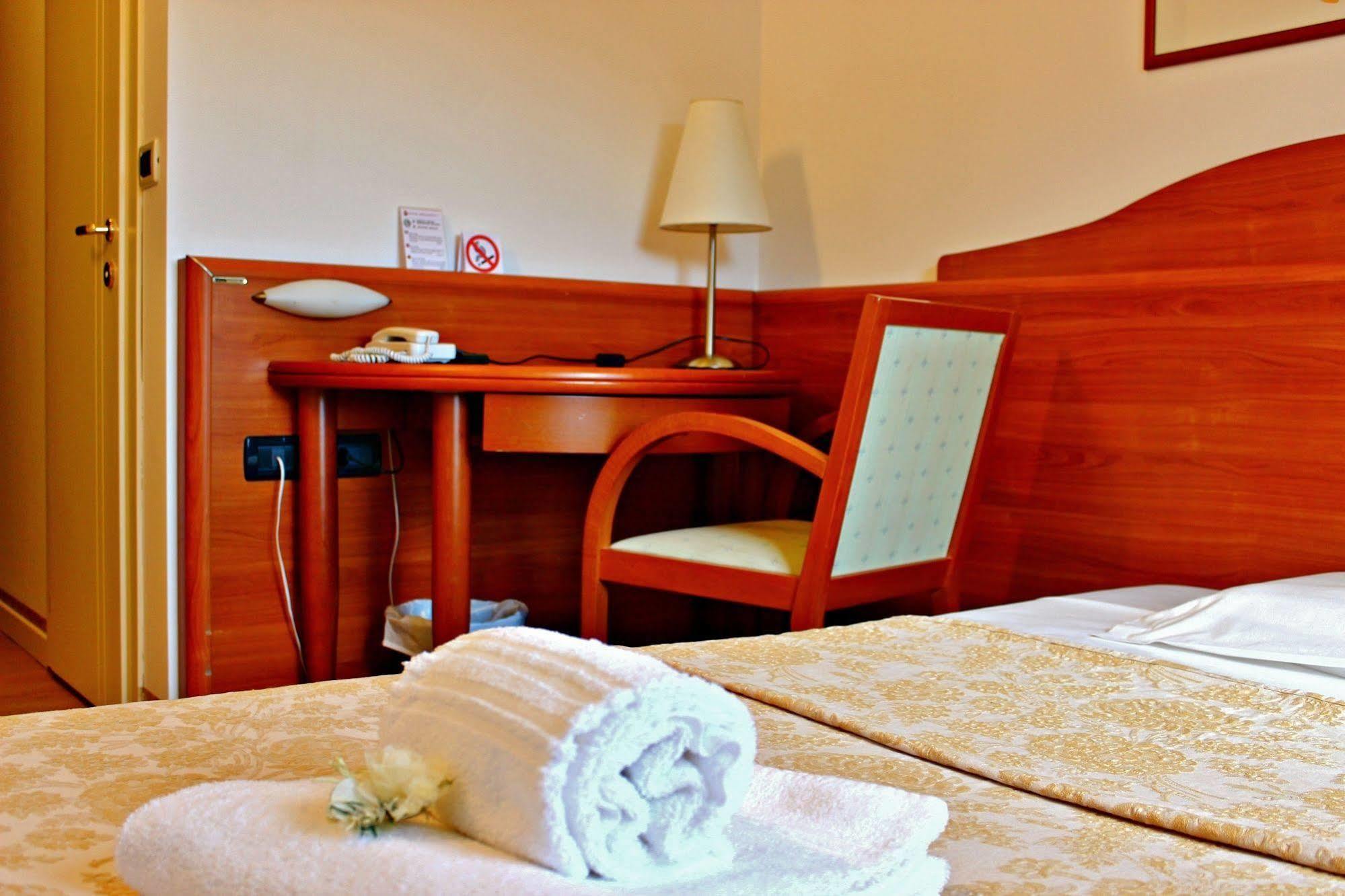 Hotel Miramonti Enoteca Pove del Grappa Екстер'єр фото